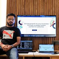 Himanshu Makhija at work